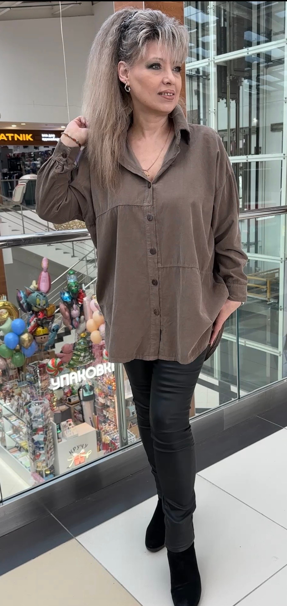 Итальянский блузон-рубашка из микро вельвета в цвете капучино