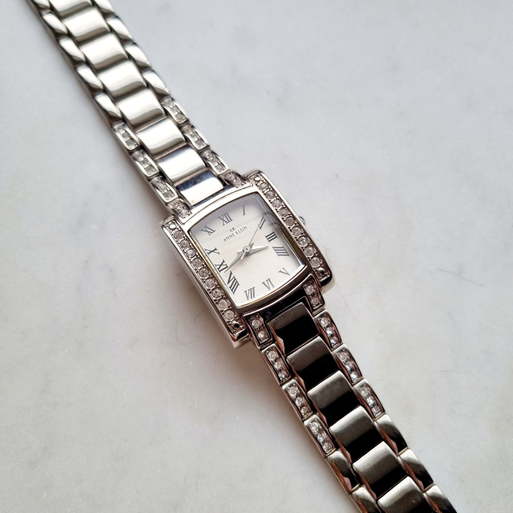Часы Anne Klein