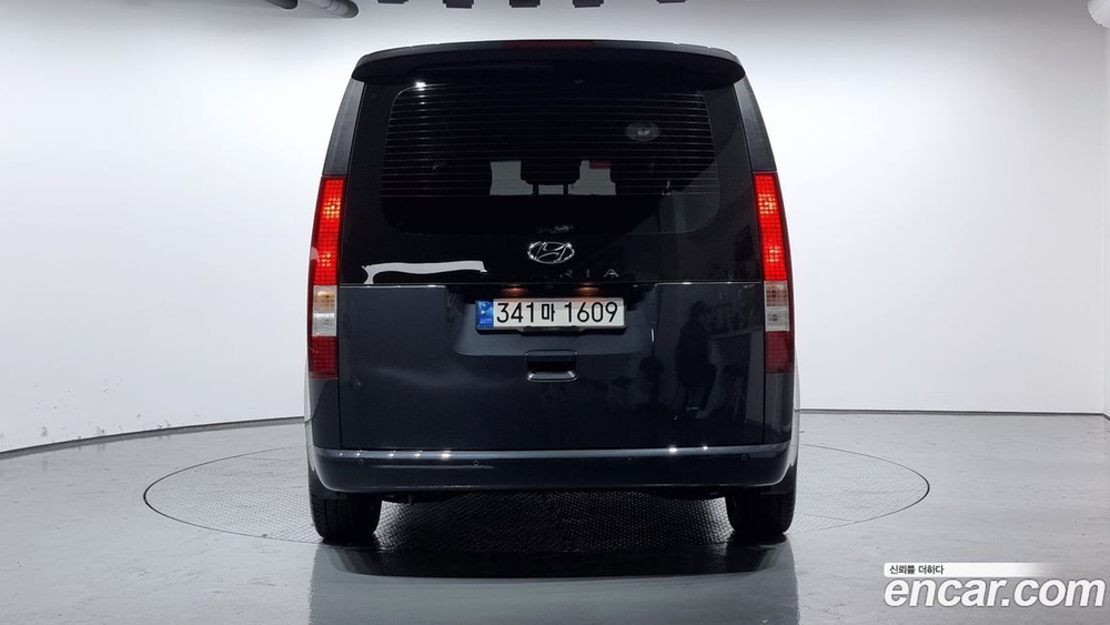 Hyundai Staria 4WD Tourer 9-и местный (07.2022)
