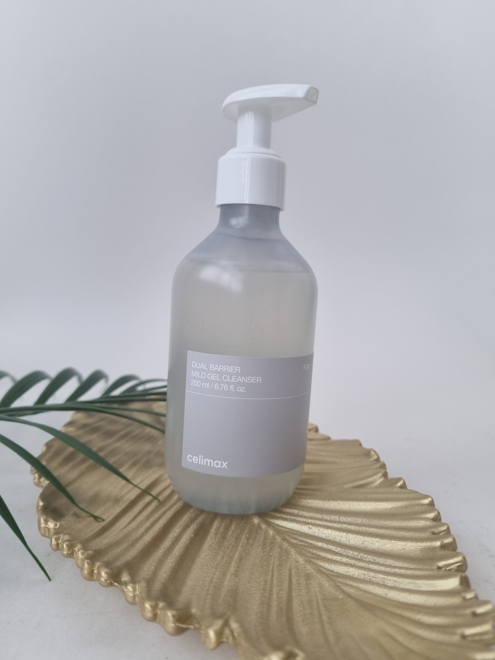 Гель-пенка для умывания с комплексом церамидов Celimax Dual Barrier Mild Gel Cleanser