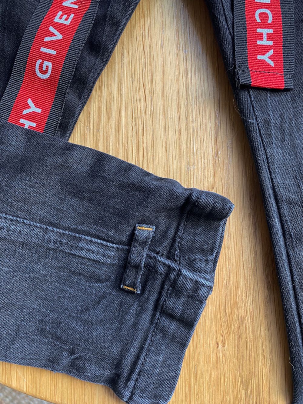 Джинсы Givenchy, 110