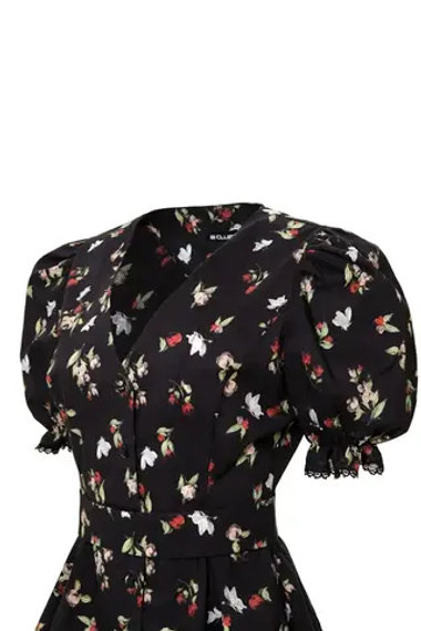 «Flower blouse» Блуза из хлопка рельефами и кружевной отделкой.