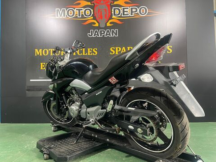 Suzuki GSR250 2015