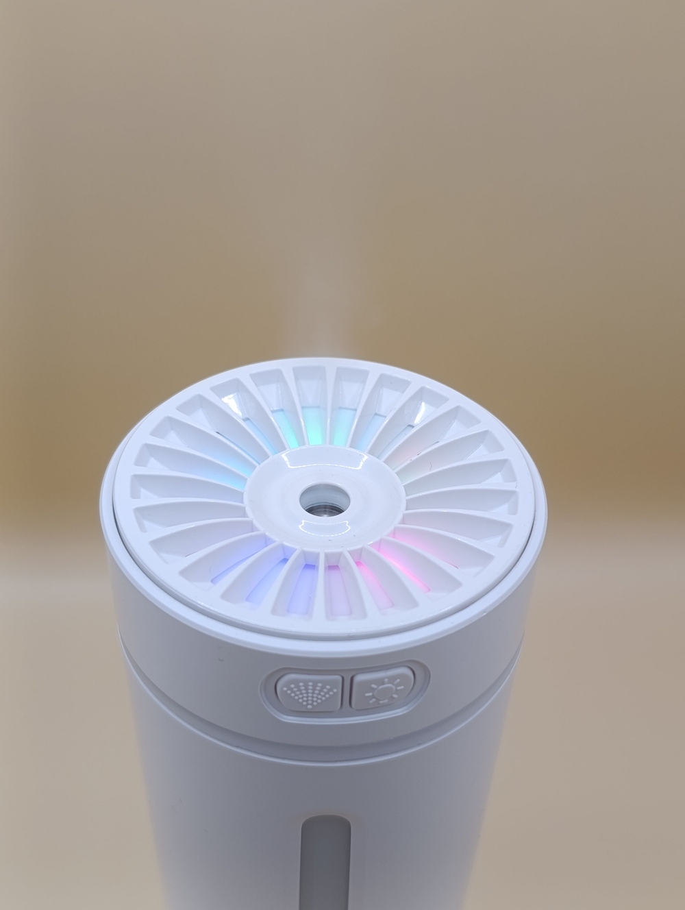 Увлажнитель воздуха для автомобиля и дома два режима, с подсветкой 300мл