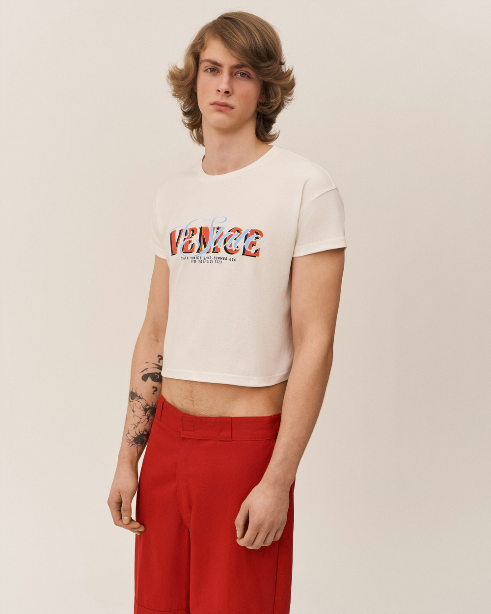 Укороченная футболка