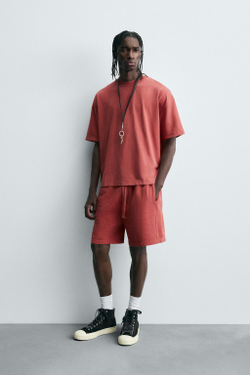 ZARA ФУТБОЛКА СВОБОДНОГО КРОЯ С ЭФФЕКТОМ ПОТЕРТОСТИ, КРАСНЫЙ