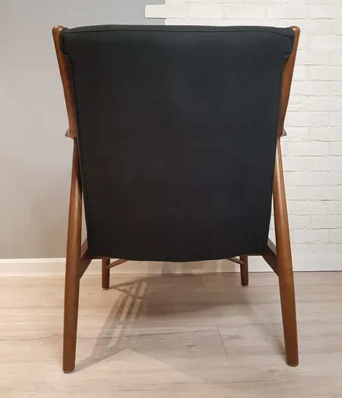 Кресло Finn Juhl Model 45, орех, черная рогожка