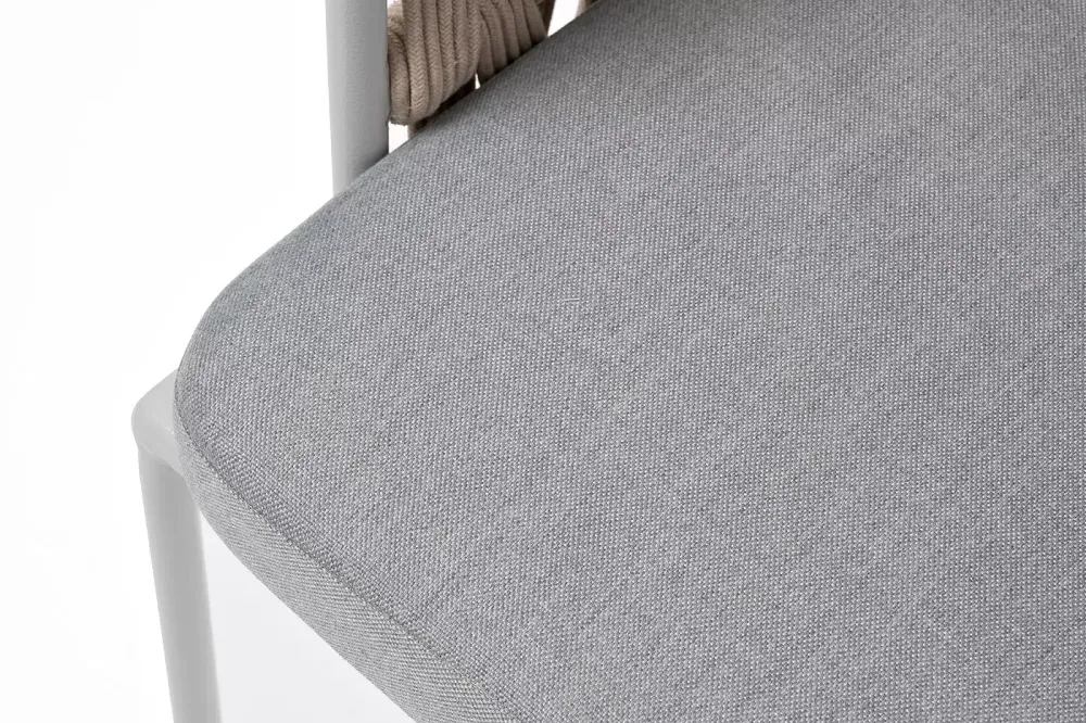 "Диего" стул плетеный из роупа, каркас из стали светло-серый (RAL7035) муар, роуп бежевый круглый, ткань светло-серая