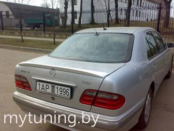 Спойлер на крышку багажника для Mercedes E W210