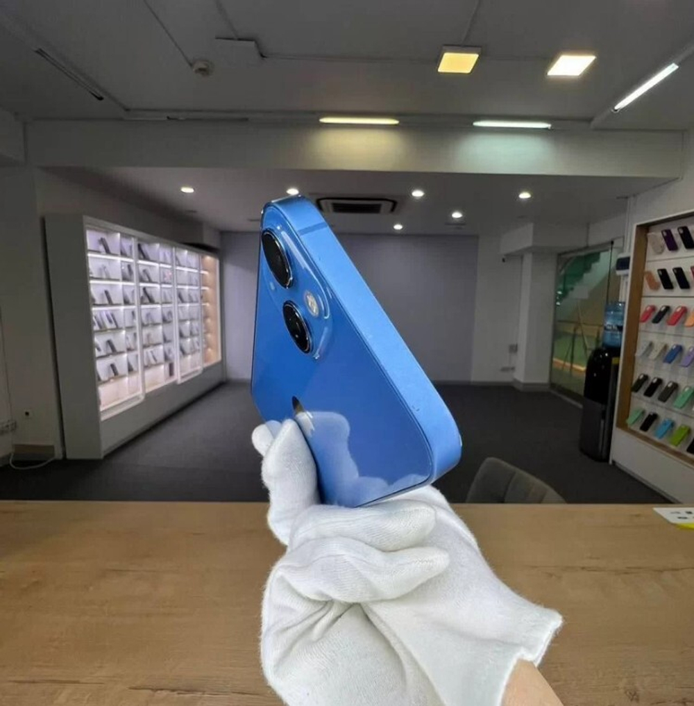 iPhone 13, 256 ГБ б/у