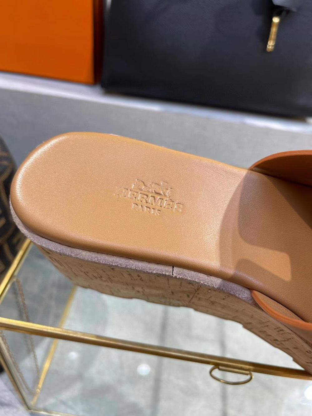 Сабо на танкетке Hermes