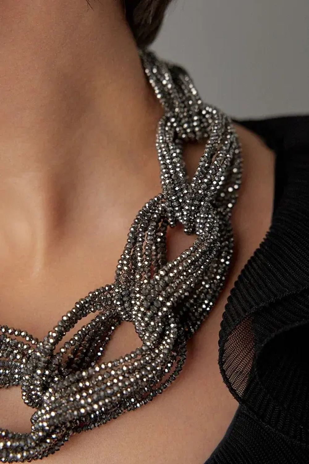 Колье "восьмерки" из венецианского бисера в стилистике, цвет Brunello