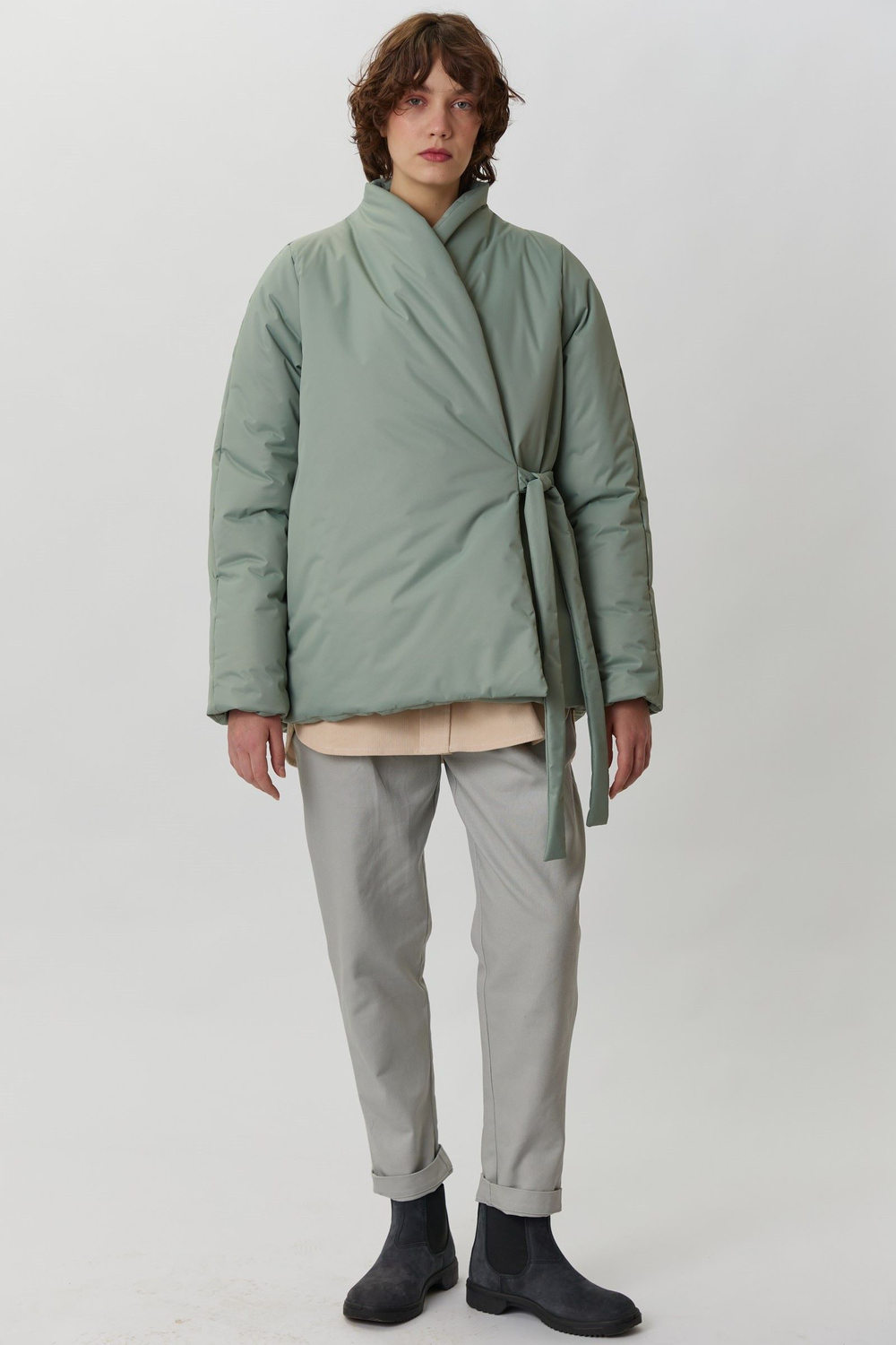 Зимняя куртка на запах из яблочной бархатистой мембраны