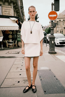 ZARA ТРИКОТАЖНАЯ ЮБКА С КОНТРАСТНОЙ ВЫШИВКОЙ, БЕЛЫЙ