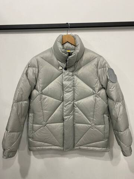 Пуховик Moncler