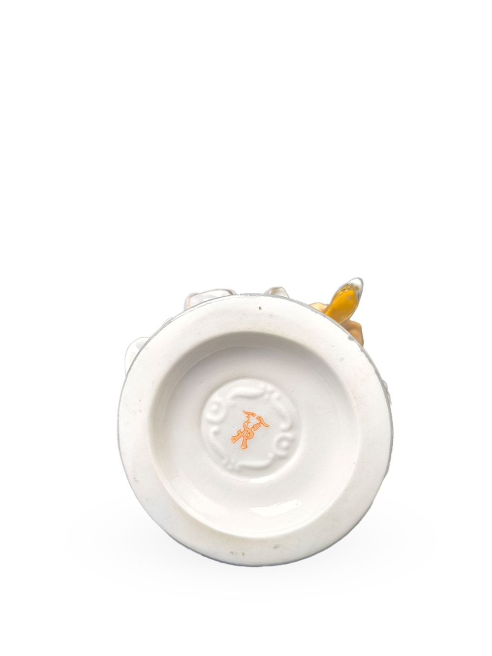 Фарфоровая статуэтка "Балерина надевающая пуанты"