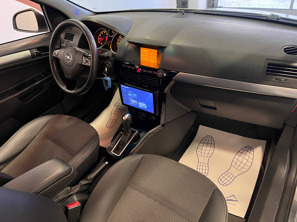 Opel Astra Family, 2012 год