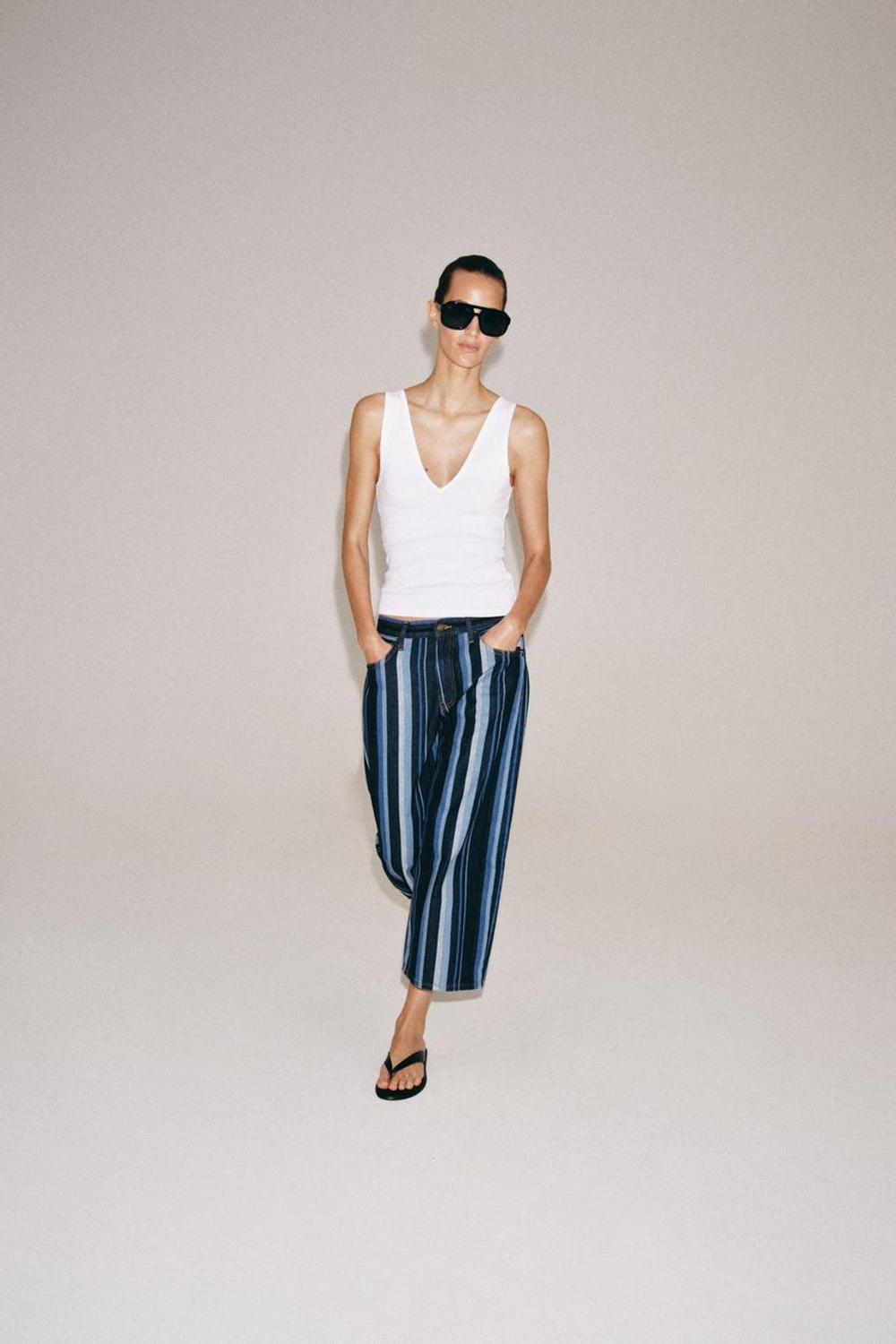 ZARA ДЖИНСЫ-КЮЛОТЫ В ПОЛОСКУ СО СРЕДНЕЙ ПОСАДКОЙ — ZW COLLECTION, СИНИЙ