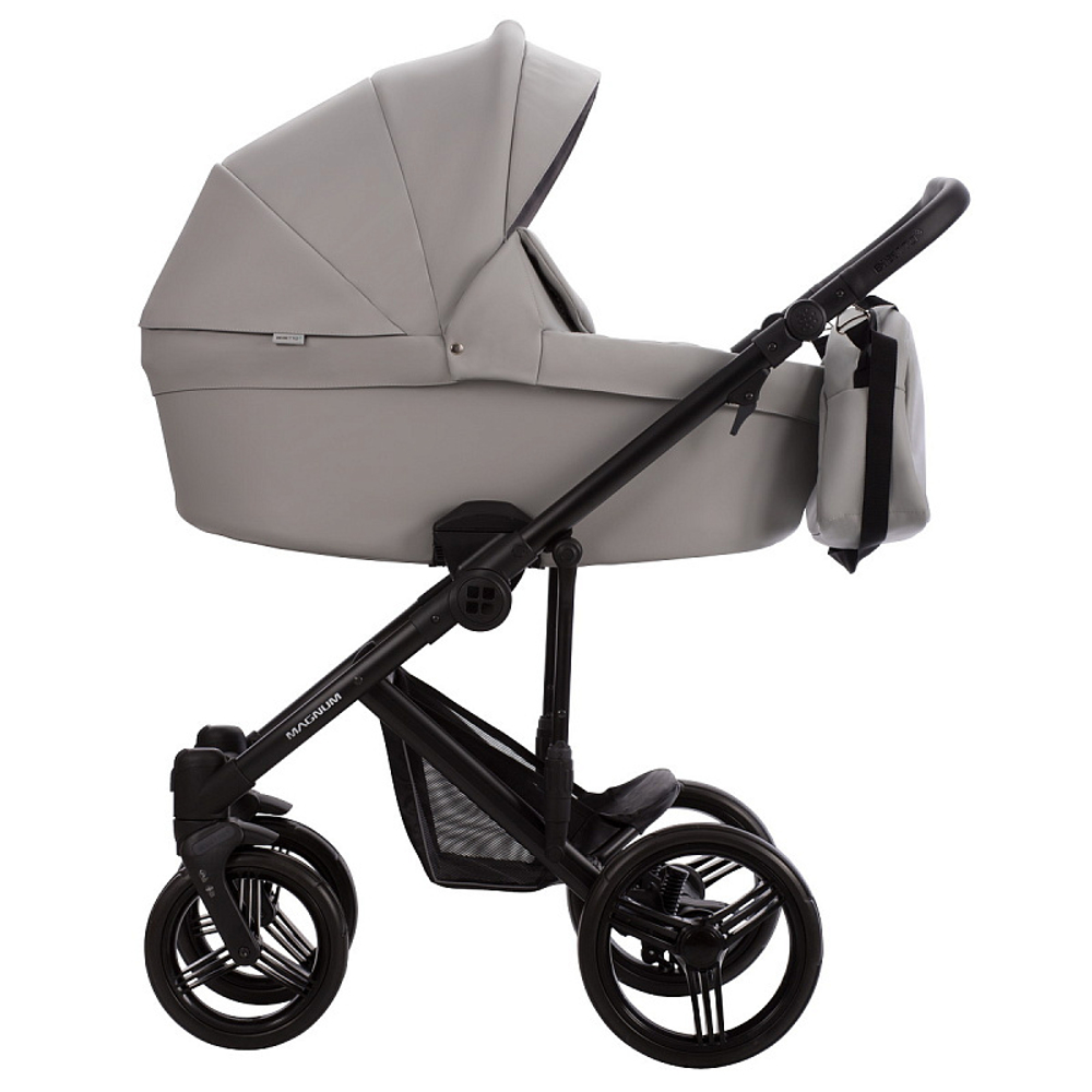 Детская коляска Bebetto Magnum Light Pro 3 в 1 с автокреслом Avionaut Cosmo 03 св.серая кожа