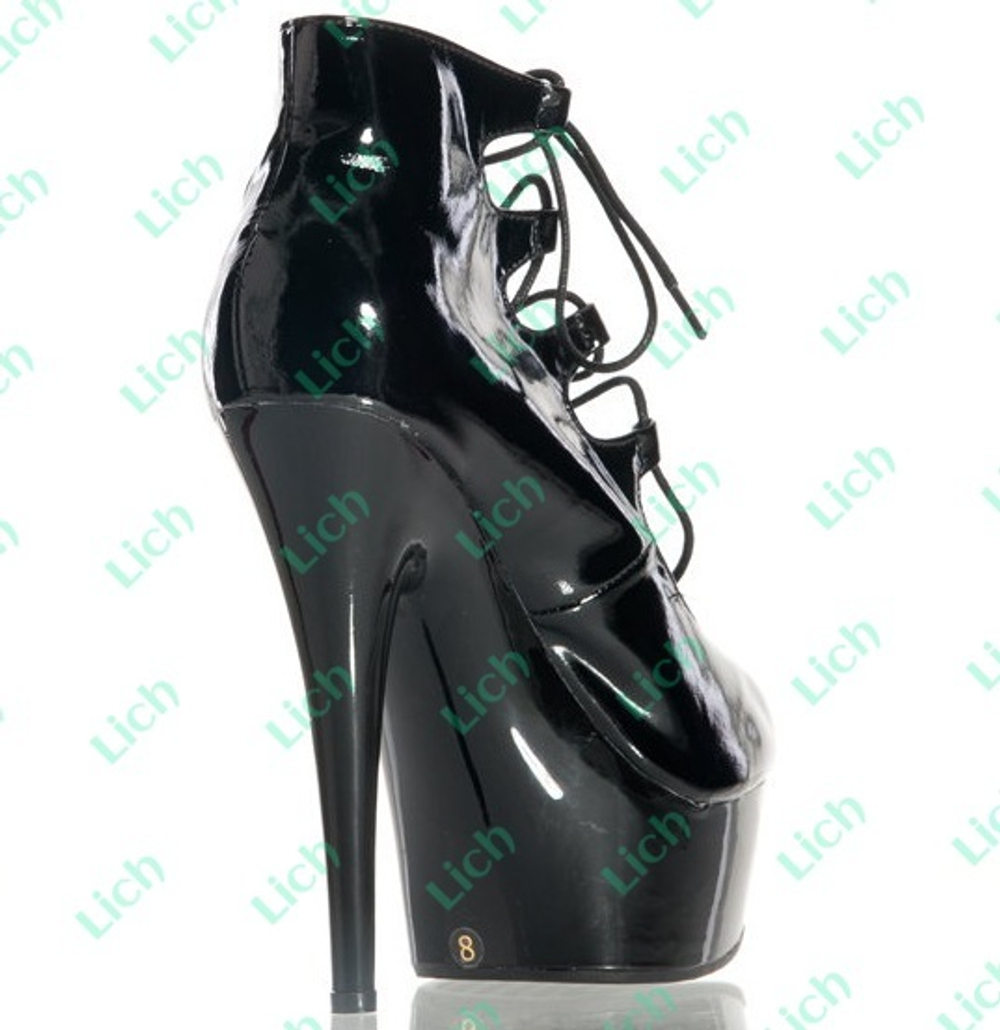 Ботинки на шнуровке