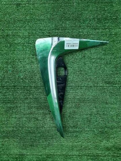 Накладка ПТФ левая Lexus LM (2019-2023)