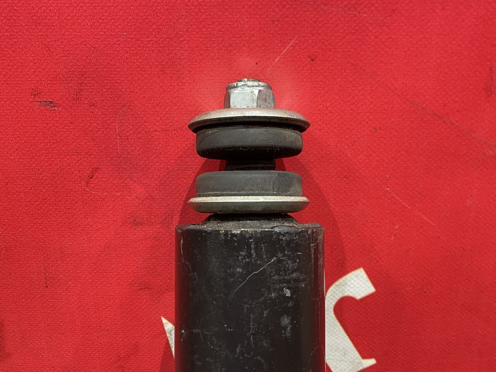 Амортизатор передний