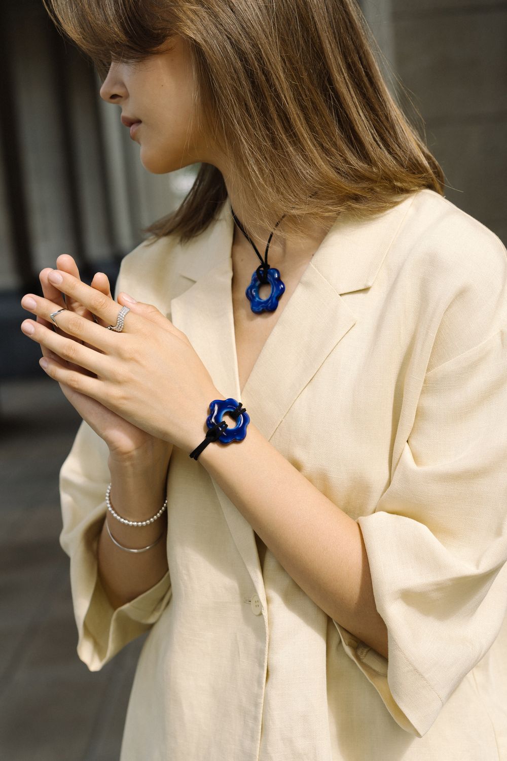 Подвес Цветок maxi на шнурке, синий, керамика