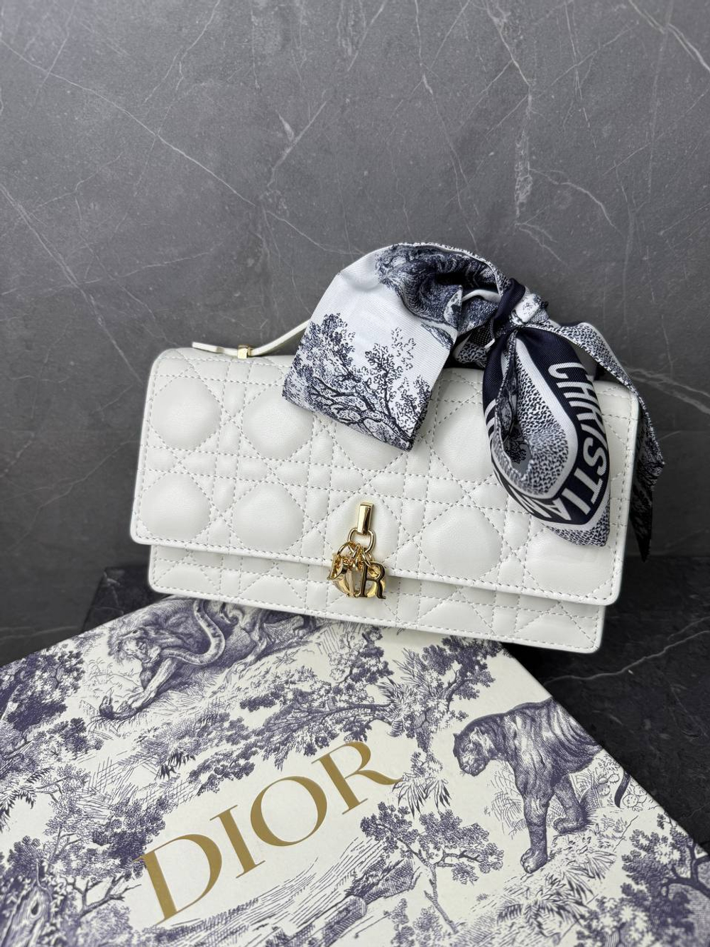 Твилли Christian Dior
