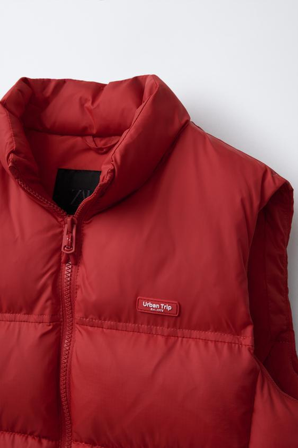 ZARA СТЕГАНЫЙ ЖИЛЕТ, КРАСНЫЙ