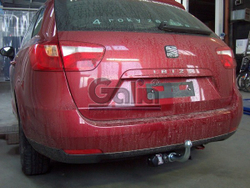 Фаркоп оцинкованный Galia S095A для SEAT Ibiza IV хетчбек 3/5 дверей 2008-2017, Ibiza ST универсал 2010-2017(паспорт и сертификат в комплекте)(без электрики)