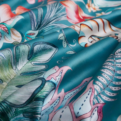 Постельное белье ЕВРО (двуспалка) Египедский Хлопок Лепестки на зеленом