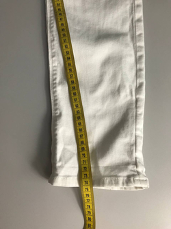 Джинсы Zara дл модных прогулок, маркировка 40, визуально на 46 размер