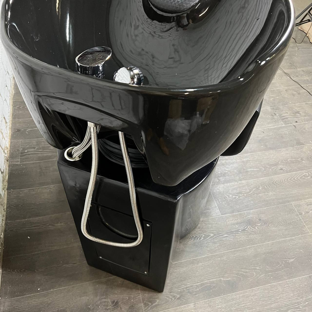 photo_5454077827461793012_y