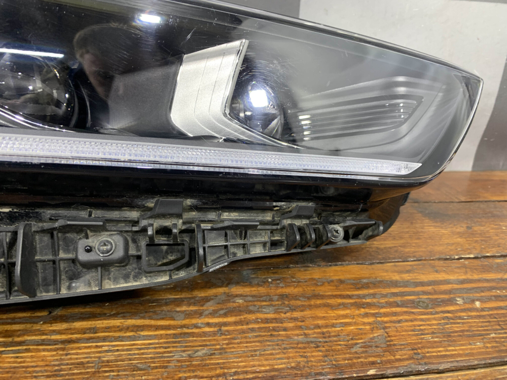 Фара правая LED Kia K5 20-нв Б/У Оригинал 92102L2100