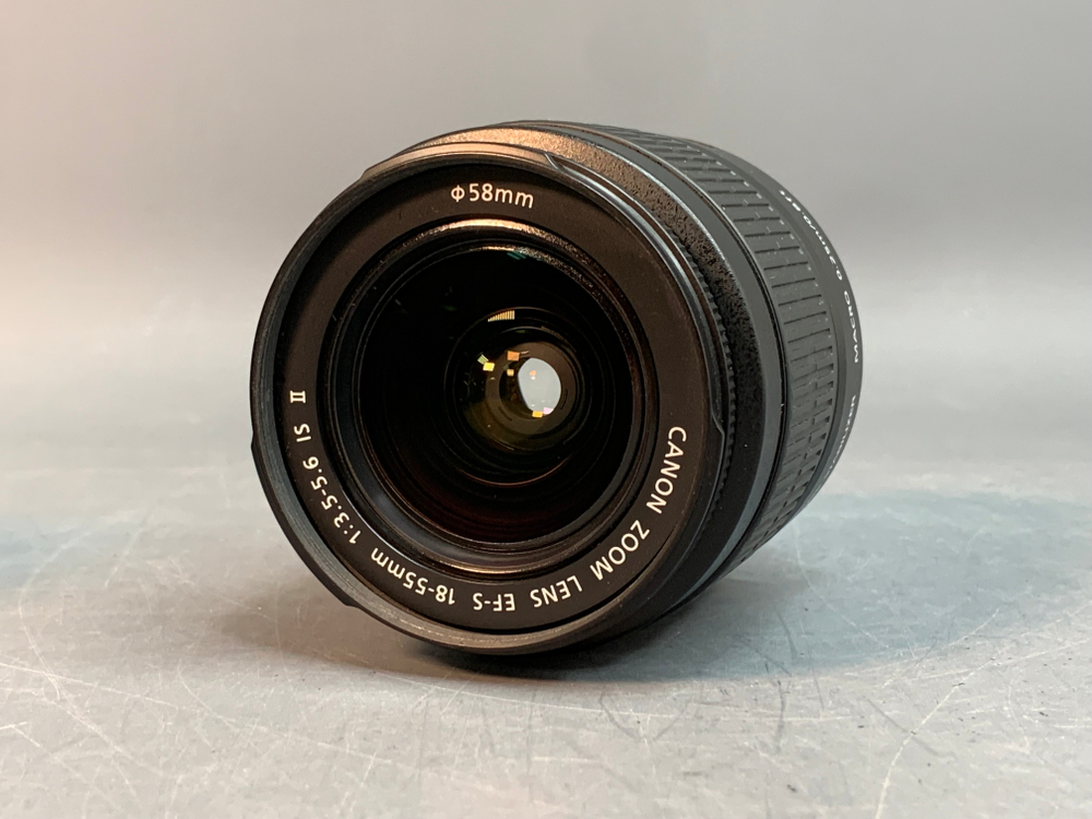 Canon 600D kit 18-55mm 3.5-5.6 IS ll 4.000 кадров