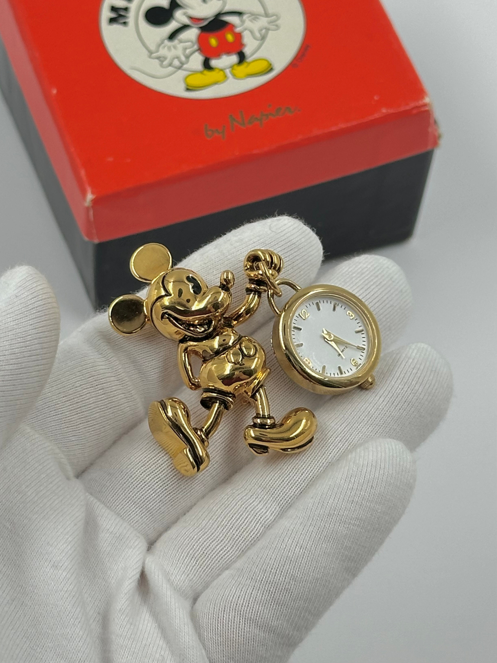 Брошь Микки Маус с подвеской-часы Disney Napier