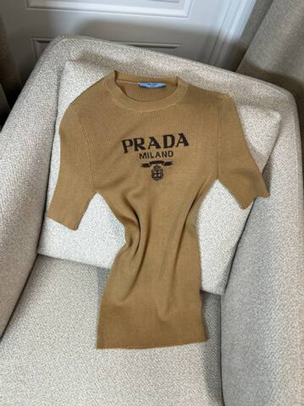 Футболка Prada