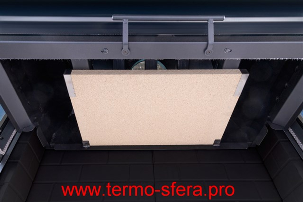 Каминная топка Экокамин ДЕЛЬТА 1200 B три стекла принтинг черный шамот