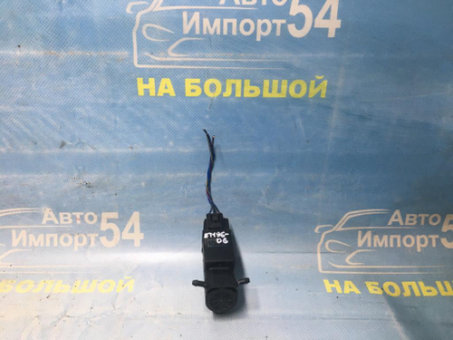 Моторчик бачка омывателя TOYOTA CALDINA 1996