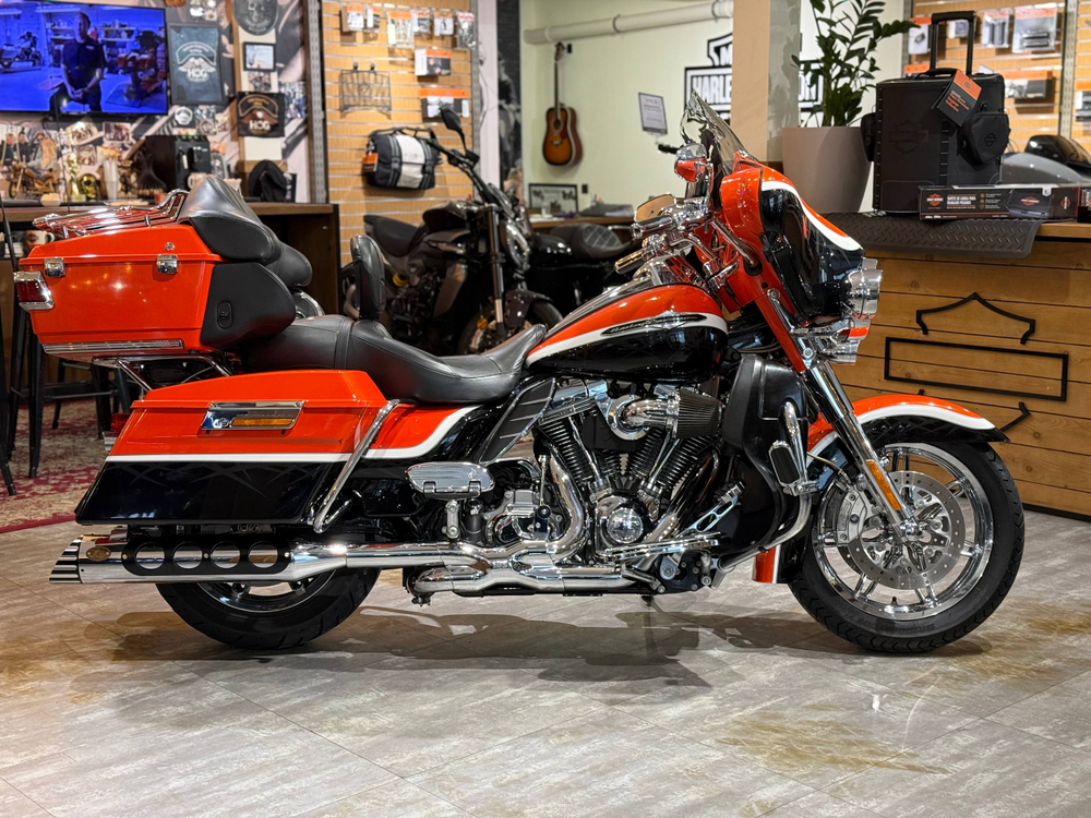 Harley-Davidson CVO Ultra Classic Limited, 2012