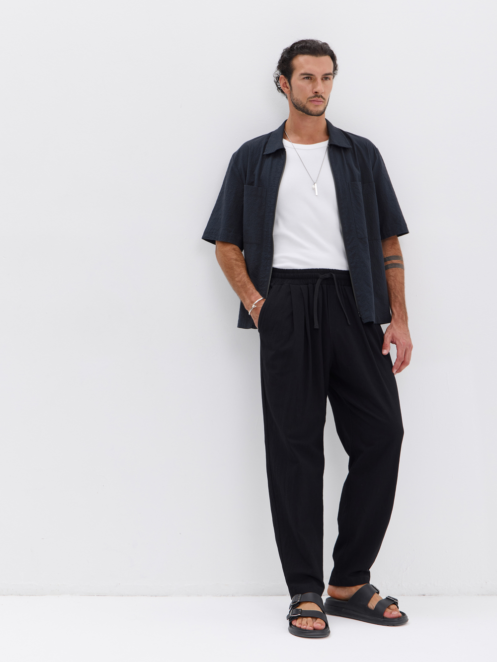 Штаны хлопковые с защипами