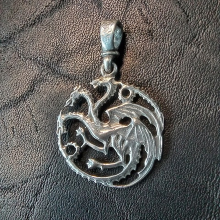 Подвеска. Герб дома Таргариенов