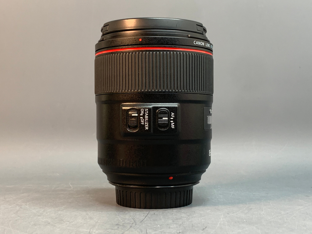 Canon EF 85mm 1.4L IS USM