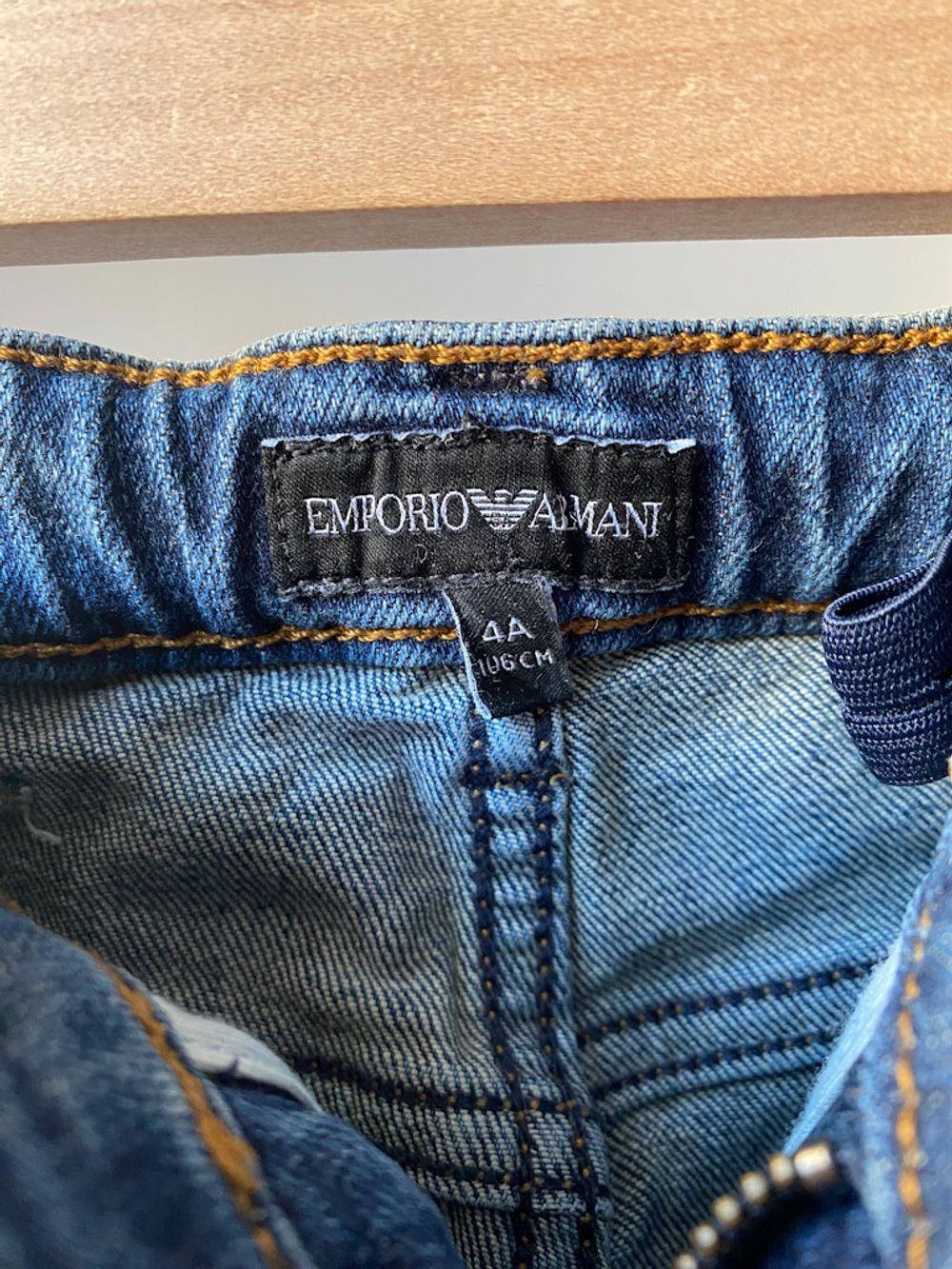 Джинсы Armani, 104