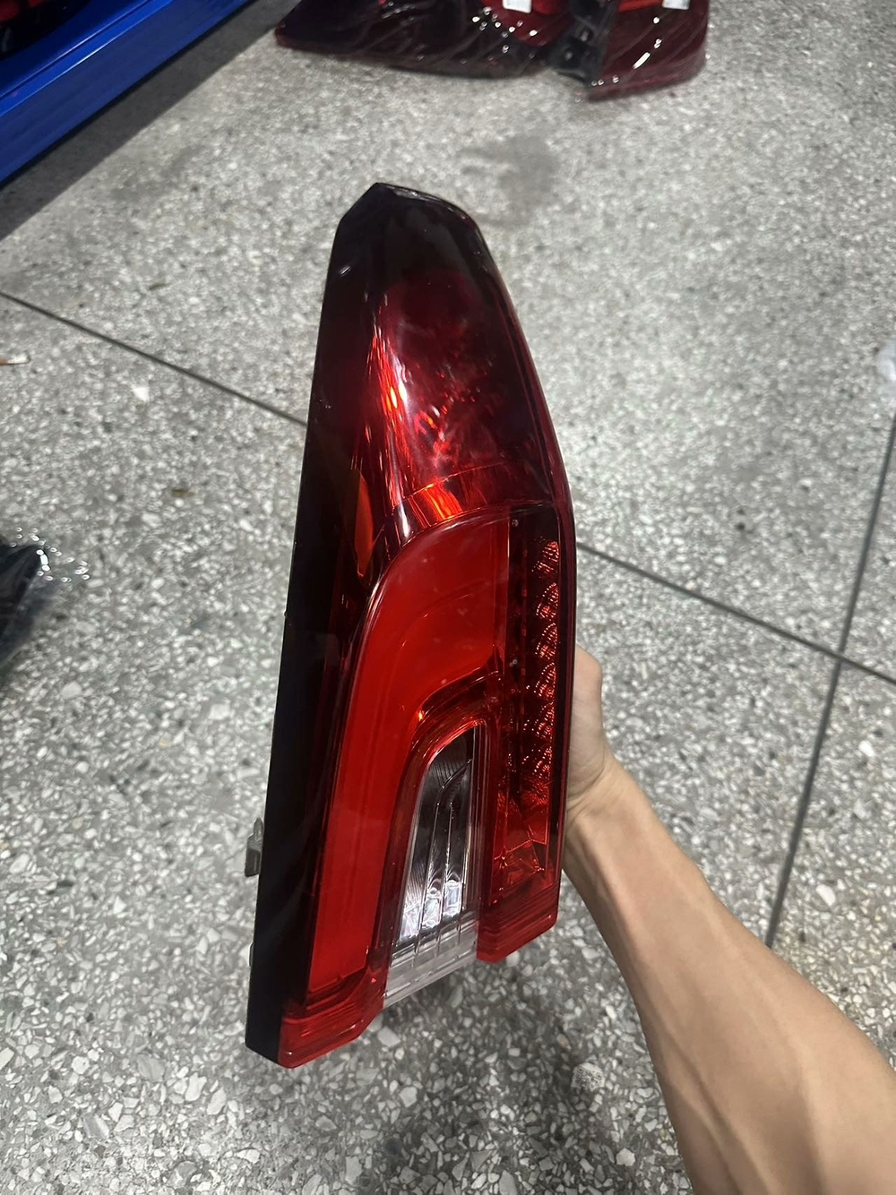 Задние фонари (левый и правый) для Honda UR-V
