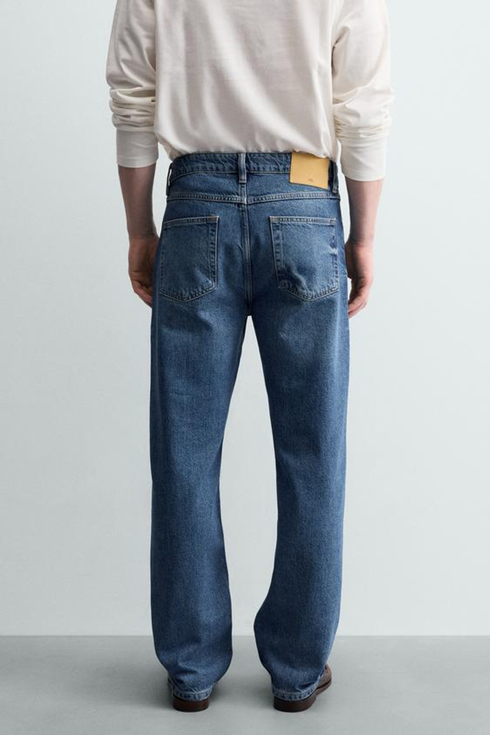 ZARA ДЖИНСЫ STRAIGHT FIT ИЗ ХЛОПКА И ЛИОЦЕЛЛА, СИНИЙ