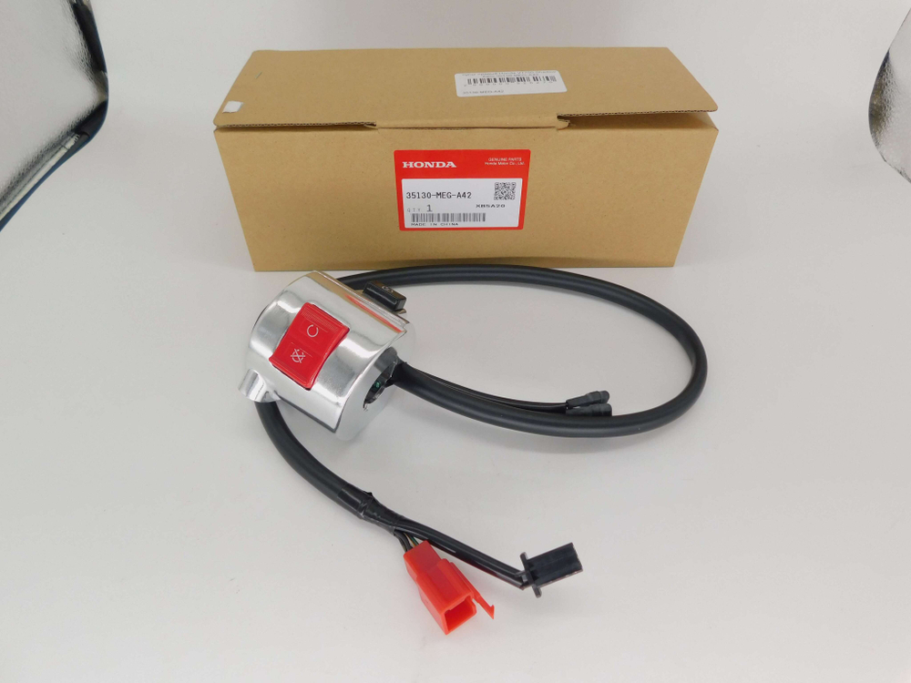 пульт правый Honda VT750 Shadow Aero 35130-MEG-A42