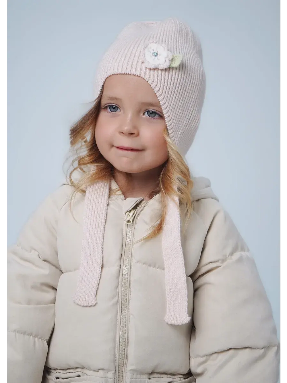 Шапка-чепчик для девочек на осень