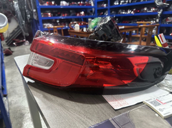 Задние фонари (левый и правый) для Honda UR-V