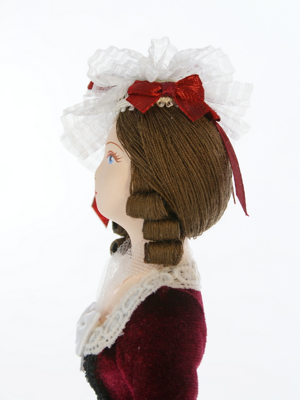 Кукла коллекционная в женском выходном костюме 18 века